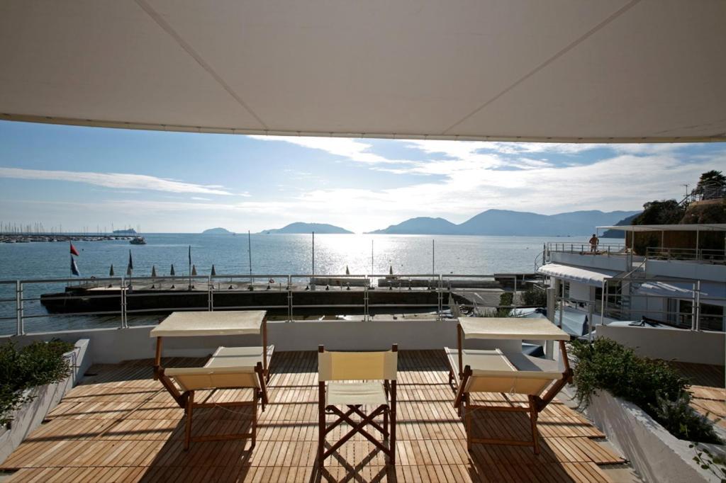 Piccolo Hotel Del Lido Леричи Екстериор снимка
