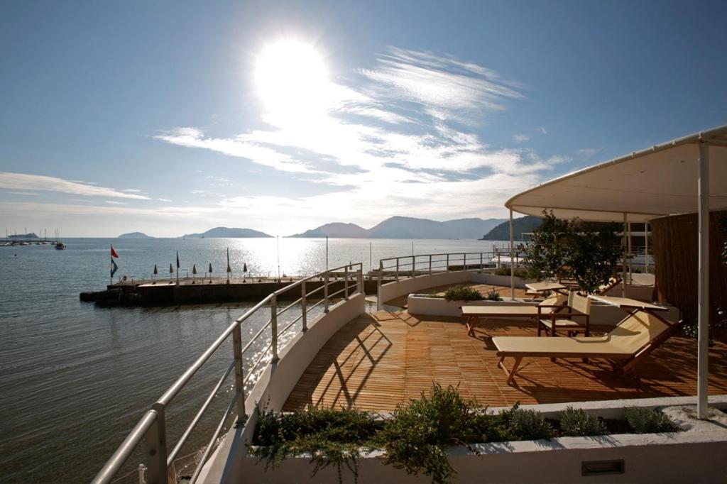 Piccolo Hotel Del Lido Леричи Екстериор снимка