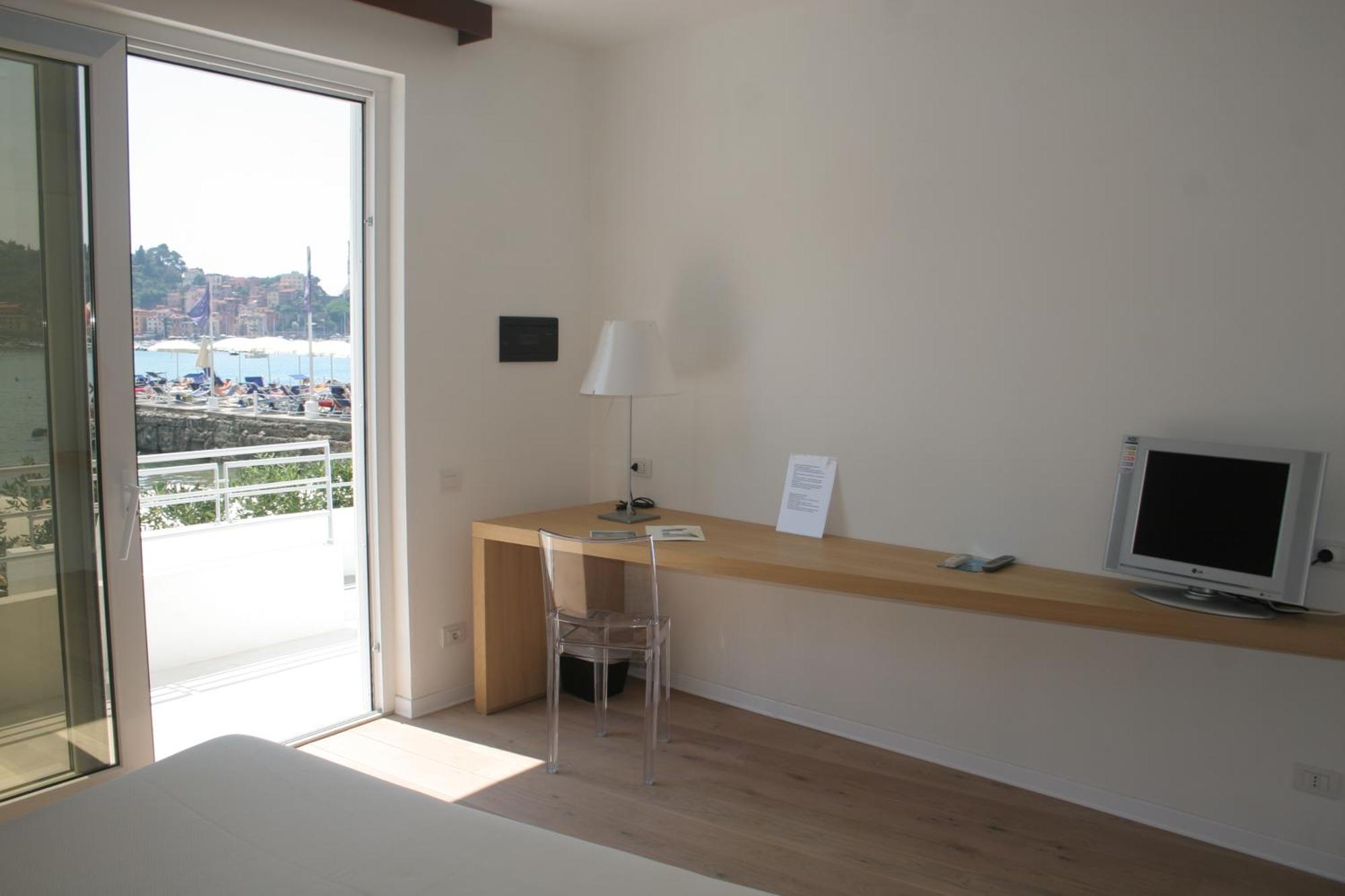 Piccolo Hotel Del Lido Леричи Екстериор снимка