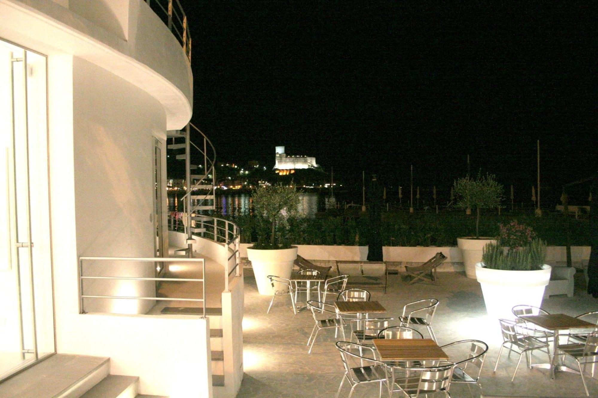 Piccolo Hotel Del Lido Леричи Екстериор снимка