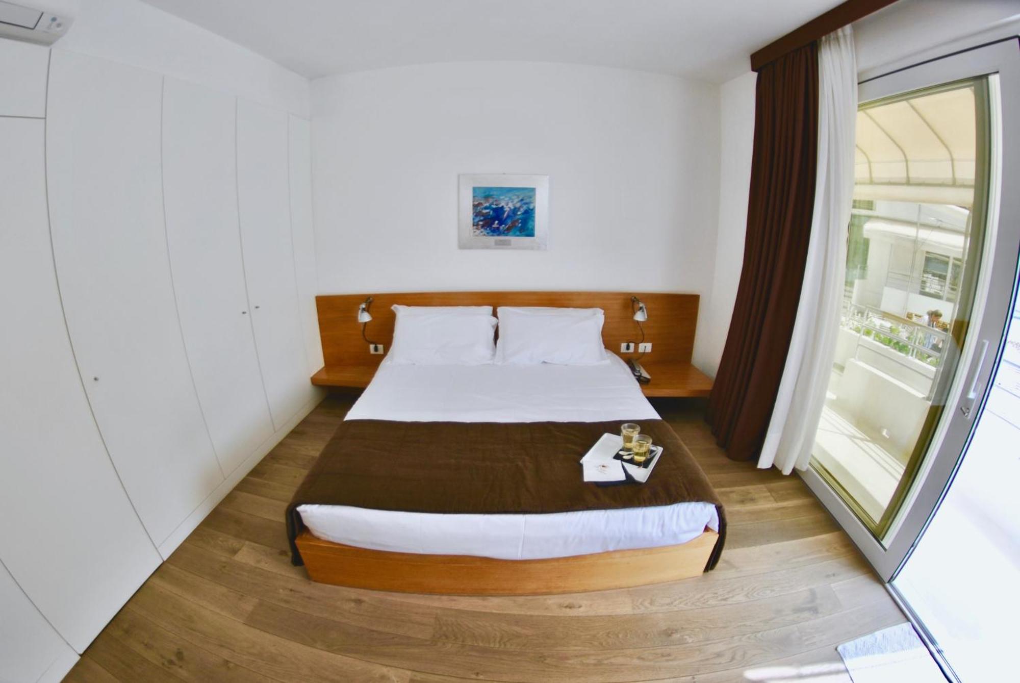 Piccolo Hotel Del Lido Леричи Екстериор снимка