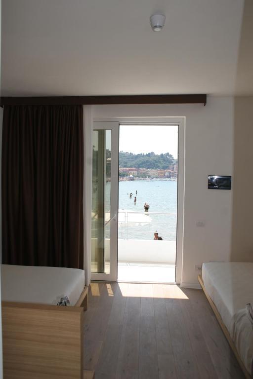 Piccolo Hotel Del Lido Леричи Стая снимка